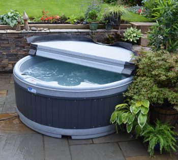 RotoSpa Orbis 4-5 person hot tub spa Large with jets hard shell Refurbished with Warranty - Image 3